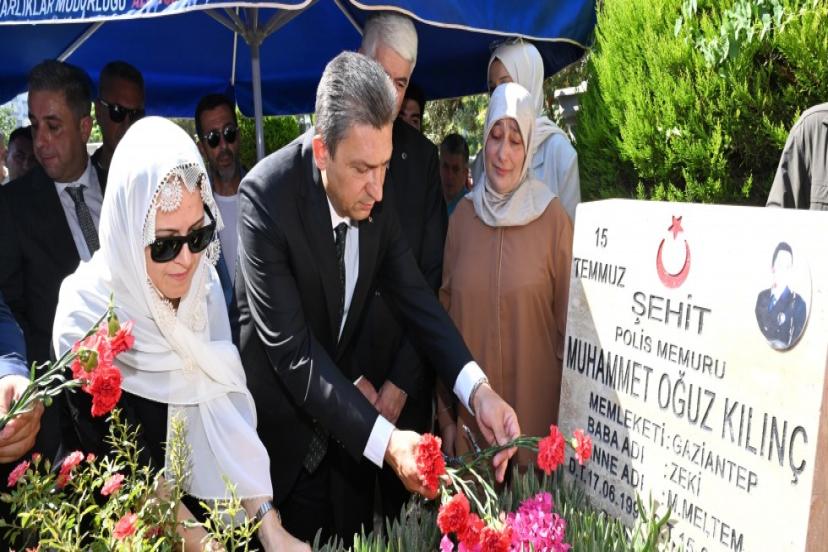 15 TEMMUZ DEMOKRASİ VE MİLLİ BİRLİK GÜNÜ'NDE ŞEHİTLERİMİZ ANILDI