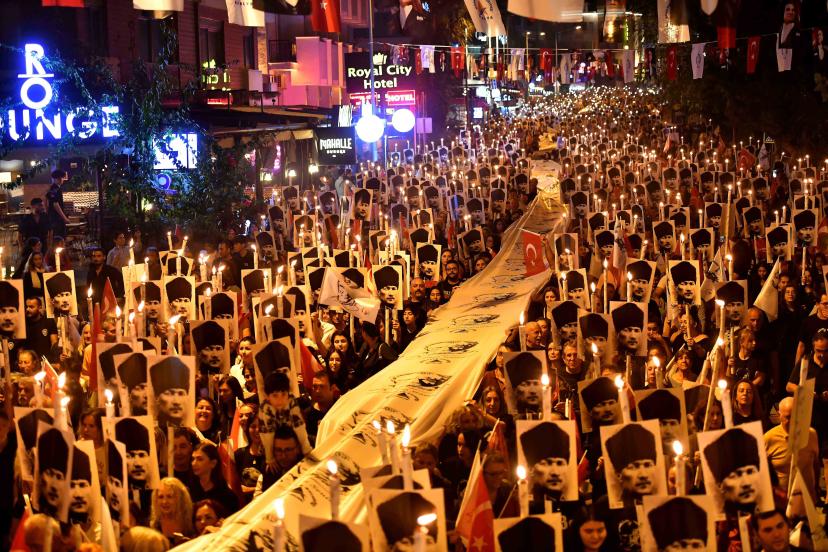 ANTALYA ATA’YA SAYGI YÜRÜYÜŞÜ’NDE BULUŞUYOR