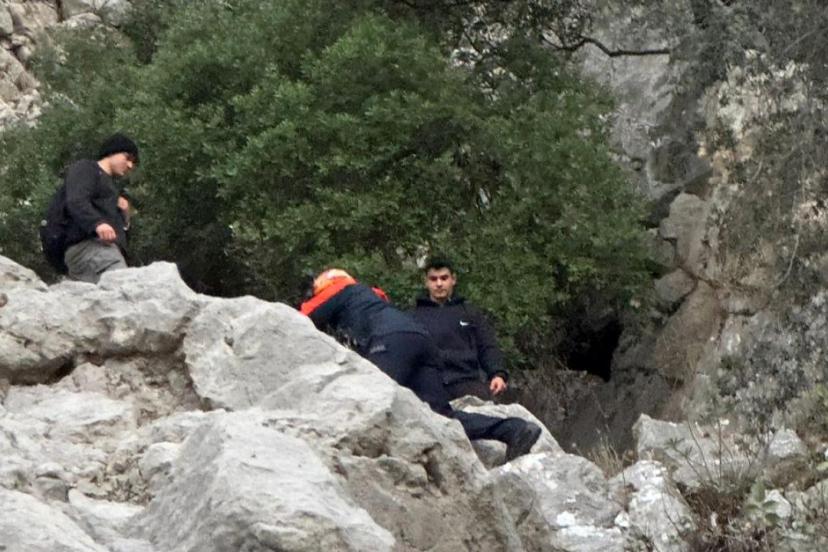 ANTALYA'DA DAĞLIK ALANDA MAHSUR KALAN 2 KİŞİ KURTARILDI