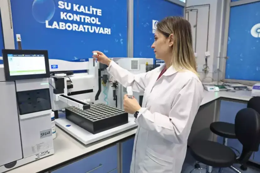 BİR DAMLA SU, BİRÇOK TESTTEN GEÇİYOR: ANTALYA’DA 19 İLÇEDE 264 NOKTADA SÜREKLİ ANALİZ