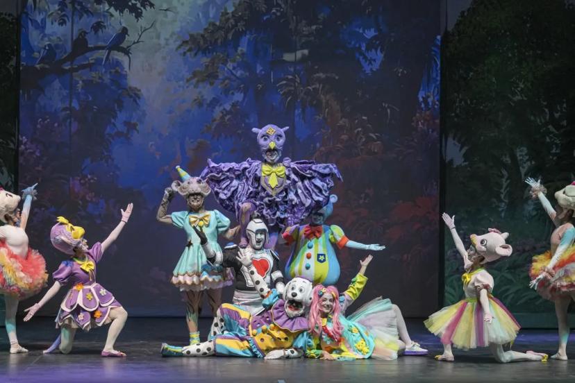 DİNO ORMANI PRÖMİYERİ MİNİKLERİ ANTALYA’DA MEST ETTİ