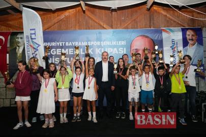 GENÇ RAKETLER MADALYALARINI BAŞKAN KOTAN’DAN ALDI