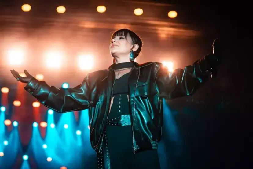 MERVE ÖZBEY ANTALYA KÜLTÜR YOLU FESTİVALİNDE MUHTEŞEM GECEYE İMZA ATTI