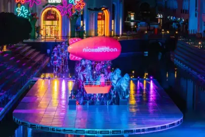 NICKLEODEON BALONU ANTALYA’DA ÇOCUKLARA RENKLİ EĞLENCE SUNDU