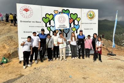 ÖĞRENCİLER DOĞAYA FİDAN DİKTİ