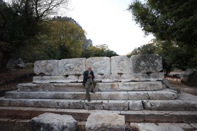 TERMESSOS’TA İKİ ANIT MEZAR AYAĞA KALKIYOR