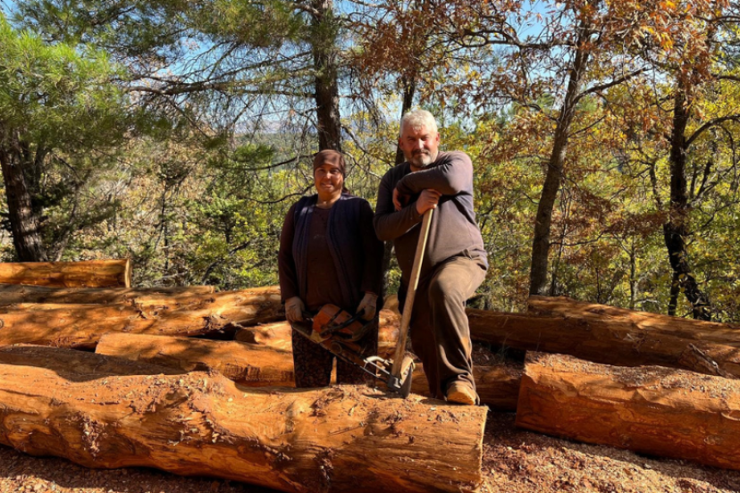 TOROSLARDA 35 YILDIR TAHTACI ÇİFTİN ZORLU MESAİSİ