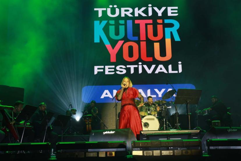 TÜRKİYE KÜLTÜR YOLU FESTİVALİ ANTALYA’DA SANAT VE KÜLTÜR ŞÖLENİYLE BAŞLADI