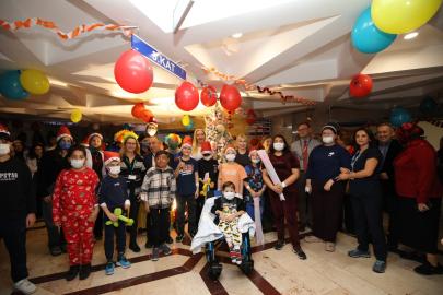 AKDENİZ ÜNİVERSİTESİ HASTANESİ’NDE YENİ YIL COŞKUSU