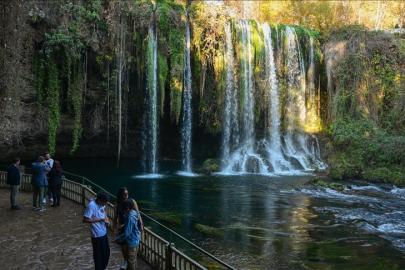 DÜDEN ŞELALESİ DÖRT MEVSİM ZİYARETÇİ AKINI YAŞIYOR