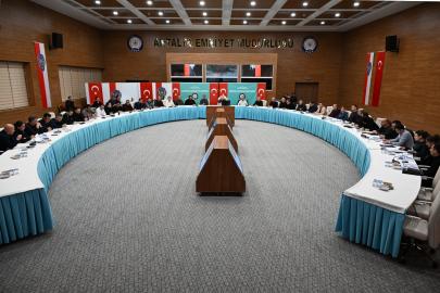 EMNİYETTE GÜVENLİK MASAYA YATIRILDI