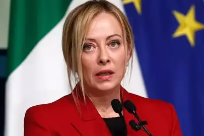 MELONİ: “AVRUPA BÜYÜK OLMAK İSTİYORSA KENDİNİ SAVUNABİLMELİ”