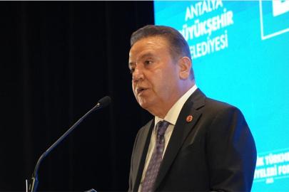 MUHİTTİN BÖCEK ACİL OLARAK HASTANEYE KALDIRILDI