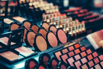 TÜRK KOZMETİK SEKTÖRÜ DİZİLERLE DÜNYAYA AÇILIYOR