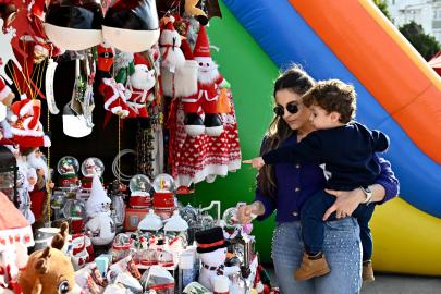 YILBAŞI ÇARŞISI MURATPAŞA’YA RENK KATTI