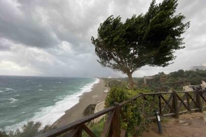 ANTALYA KÖRFEZİ İÇİN ŞİDDETLİ HAVA ALARMI