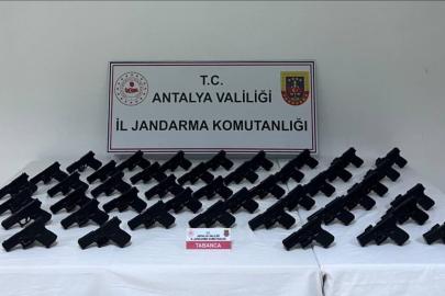 ANTALYA’DA SİLAH TİCARETİNE JANDARMA DARBESİ