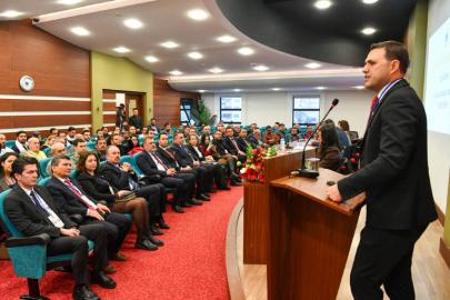 GENEL KURULDA KÜRSÜ DEĞİŞTİ