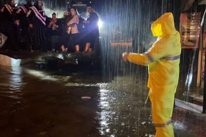 JANDARMADAN VATANDAŞLARA ZAMANINDA MÜDAHALE