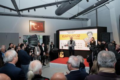 KARİKATÜRLE DÜNYAYA AYNA