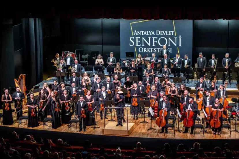 ADSO’DAN DERİN VE ETKİLİ BİR SENFONİK ANLATI