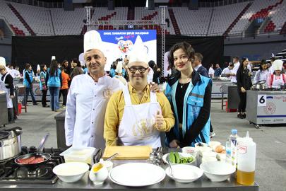 ENGELLER MUTFAKTA ERİDİ