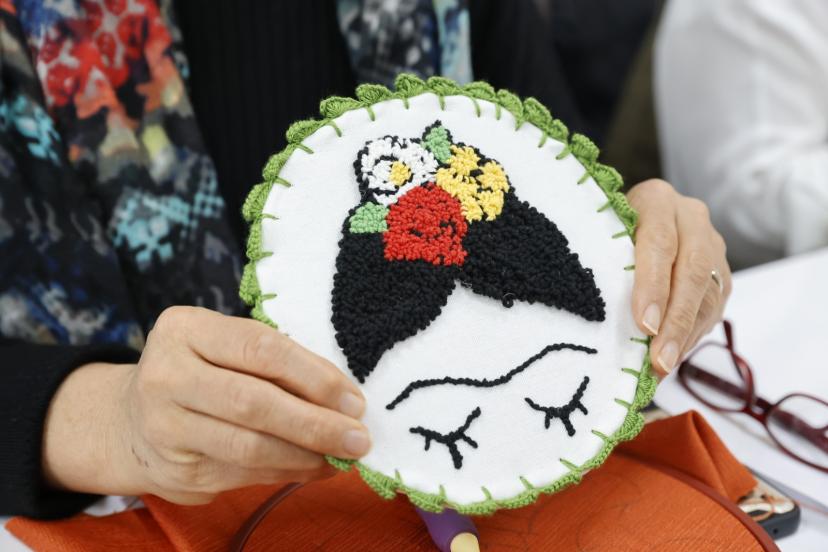 KADINLAR ÜRETİYOR, GELENEK YAŞIYOR