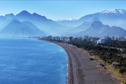 MARTTA DÖRT TATİL ANTALYA’DA SEZONU ERKEN AÇTIRDI
