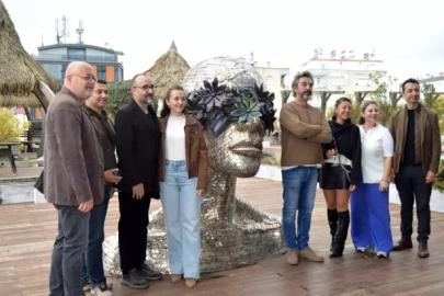 SANAT VE MEKÂN AYNI MASADA