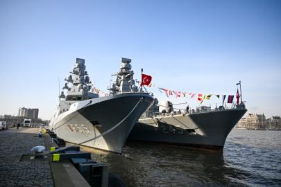 TÜRK DONANMASI ROTTERDAM’DA HAYRAN BIRAKTI
