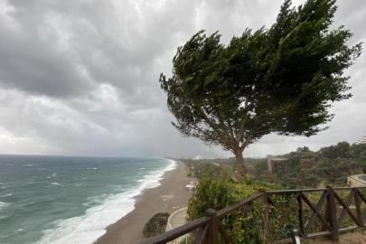 ANTALYA KÖRFEZİ’NDE YARIN FIRTINA BEKLENİYOR