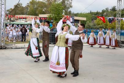 ANTALYA’DA ÇOCUKLARIN RENKLİ BULUŞMASI