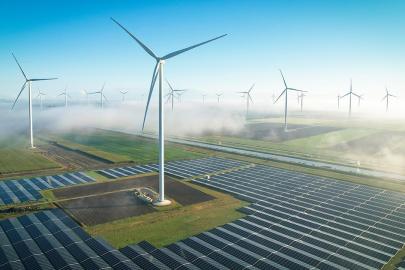 ELEKTRİKTE YENİ DÖNEM: YENİLENEBİLİR ZİRVEDE