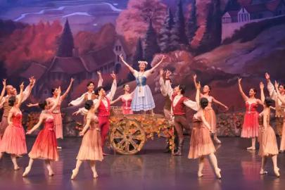 GİSELLE ANTALYA’DA PERDEYİ KAPATTI