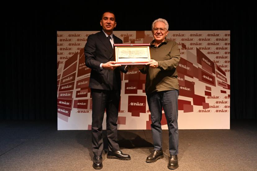 LİVANELİ’DEN ANTALYA’DA DÜŞÜNDÜREN MESAJLAR