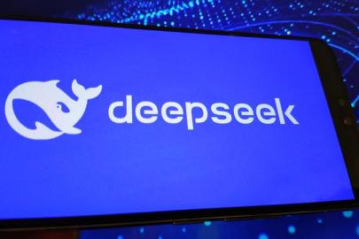 YAPAY ZEKA YARIŞI KIZIŞTI: DEEPSEEK V4 SAHNEDE