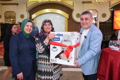 AKSU’DA ANNELERE VEFA DOLU ANNELER GÜNÜ KUTLAMASI