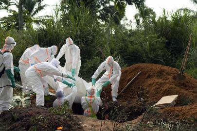 EBOLA ALARMI BÜYÜYOR