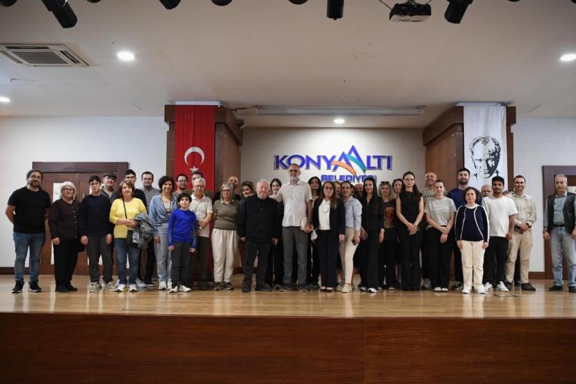 KONYAALTI’NDA FİZİĞİN GİZEMLİ DÜNYASI KONUŞULDU