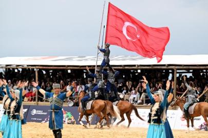 KÜLTÜR SAHNEYE DEĞİL, HAYATA TAŞINIYOR