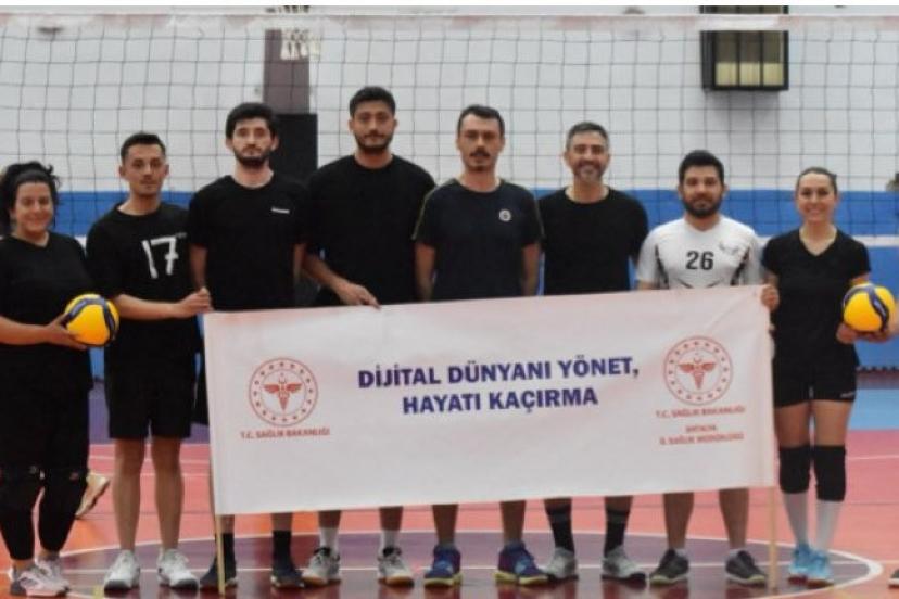 SAĞLIK ÇALIŞANLARI FILEDE BULUŞTU: 30 TAKIM SAHADA