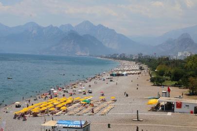 ANTALYA'DA KAVURUCU SICAK! HİSSEDİLEN SICAKLIK 47 DERECEYE ÇIKTI
