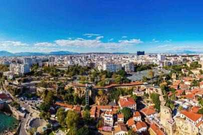 ANTALYA'DA SICAKLIK 40 DERECEYE DAYANDI
