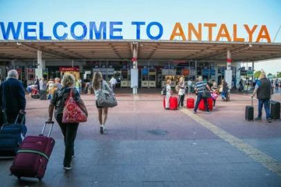 6 AYDA 5,5 MİLYONU AŞKIN YABANCI TURİST ANTALYA'YA UÇTU