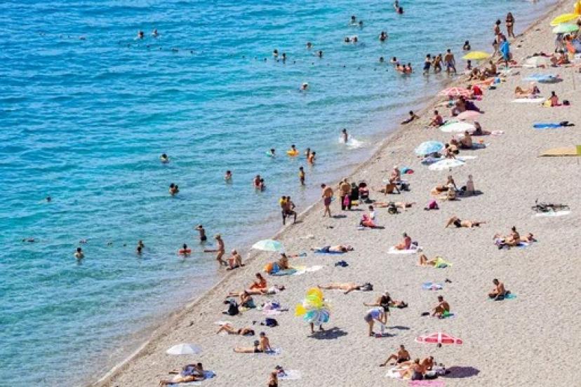 ANTALYA SAHİLLERİNDE DUMANSIZ DÖNEM BAŞLIYOR