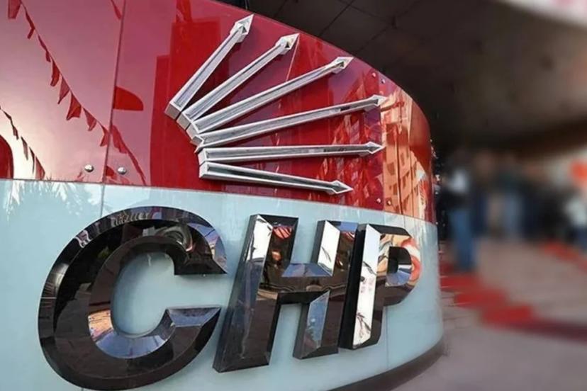 CHP ANTALYA'DA 3 İLÇE BAŞKANI İÇİN GÖREVDEN ALMA İDDİASI