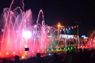 CUMHURİYET MEYDANI'NDAKİ SÜS HAVUZLARI YENİLENİYOR
