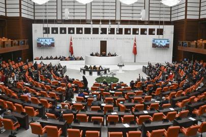 MECLİS'TE KRİTİK HAFTA! ÜNİVERSİTE AFFI, ÇOCUKLARA YENİ CEZA DÜZENİ VE TERÖRSÜZ TÜRKİYE PAKETİ GÜNDEMDE