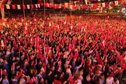 30 AĞUSTOS COŞKUSU DERYA ULUĞ’LA ZİRVEYE ÇIKACAK