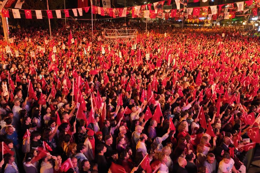 30 AĞUSTOS COŞKUSU DERYA ULUĞ’LA ZİRVEYE ÇIKACAK